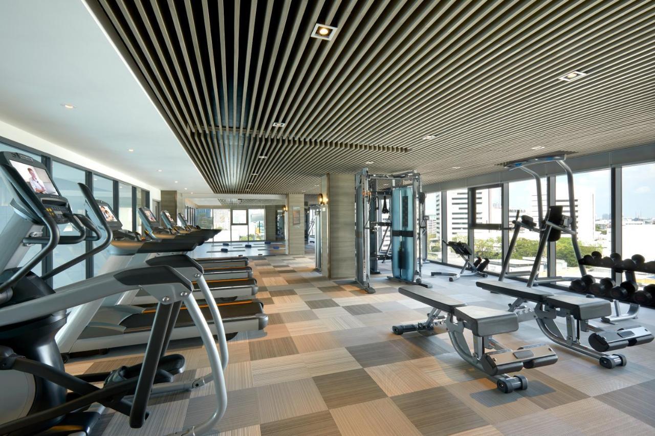 Somerset Rama 9 Бангкок Экстерьер фото The gym at the 1018 building